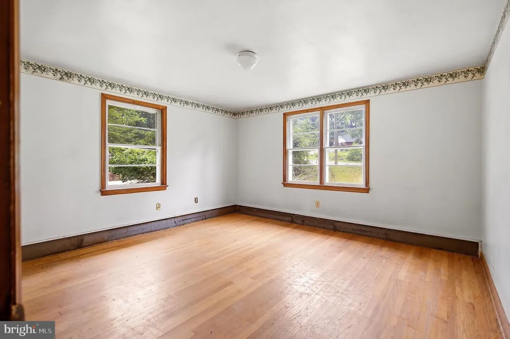 17 BROOKDALE DRIVE Cherry Hill, NJ 08034