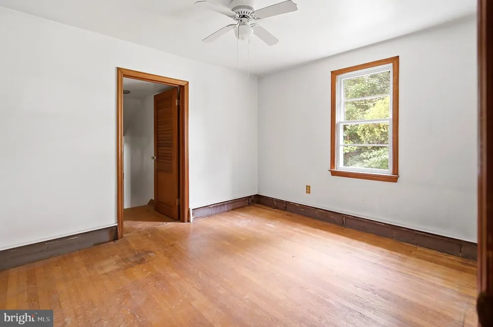 17 BROOKDALE DRIVE Cherry Hill, NJ 08034