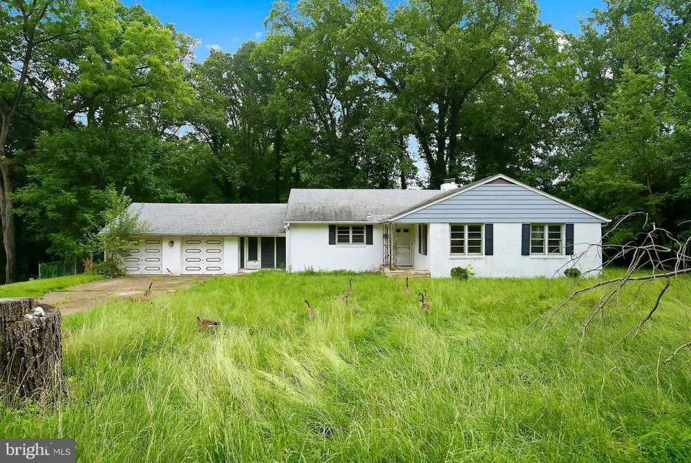 17 BROOKDALE DRIVE Cherry Hill, NJ 08034
