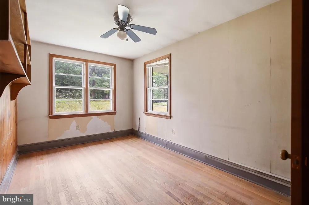 17 BROOKDALE DRIVE Cherry Hill, NJ 08034