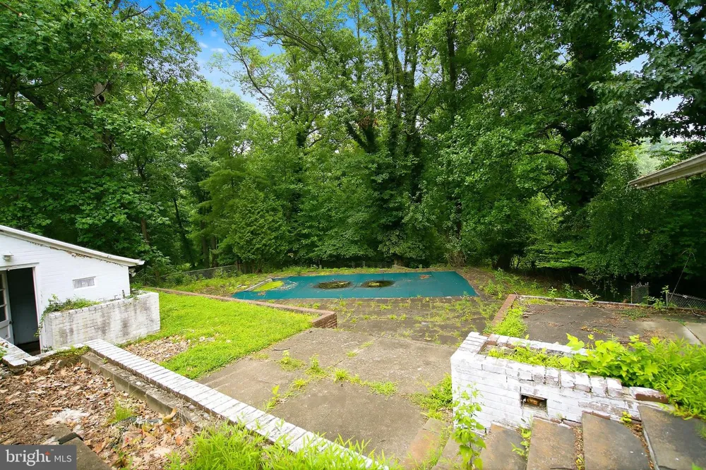 17 BROOKDALE DRIVE Cherry Hill, NJ 08034