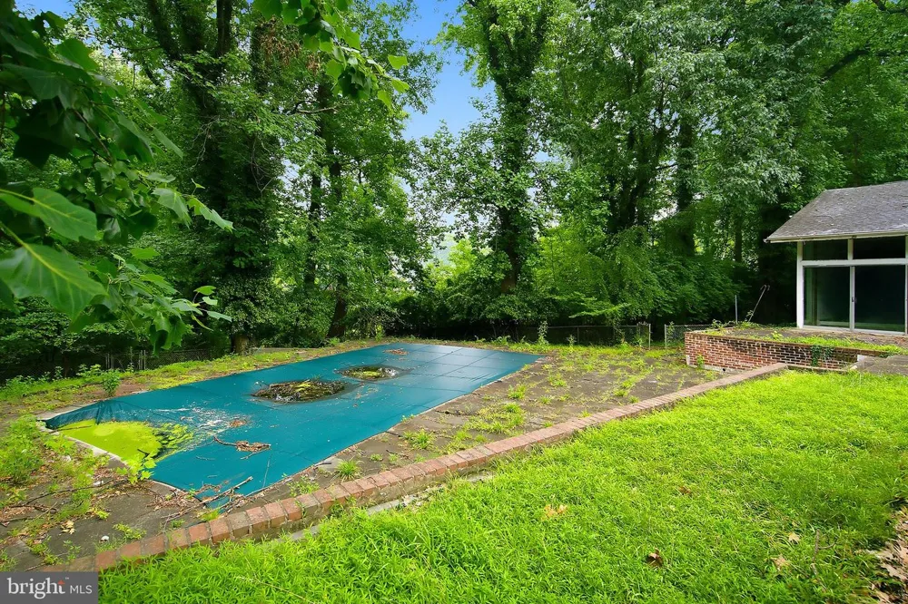 17 BROOKDALE DRIVE Cherry Hill, NJ 08034