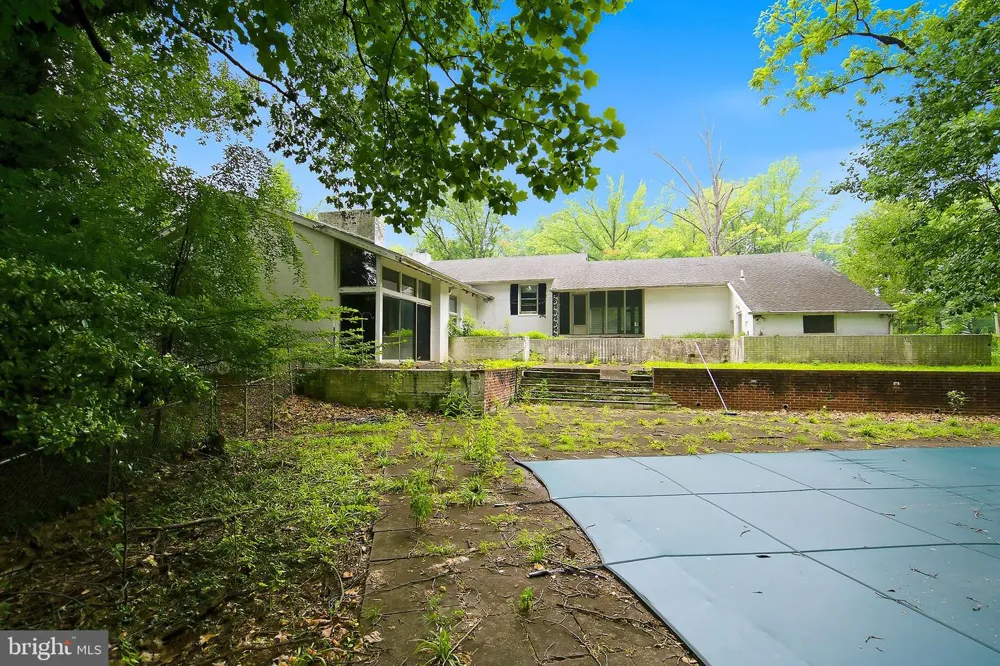 17 BROOKDALE DRIVE Cherry Hill, NJ 08034