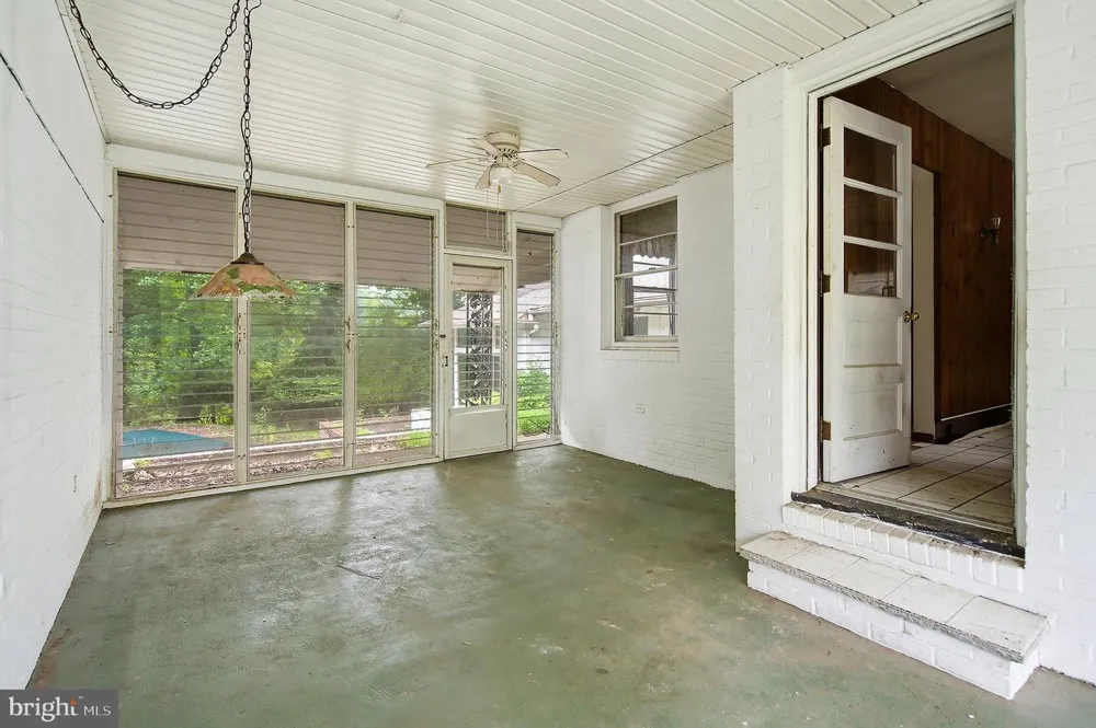 17 BROOKDALE DRIVE Cherry Hill, NJ 08034