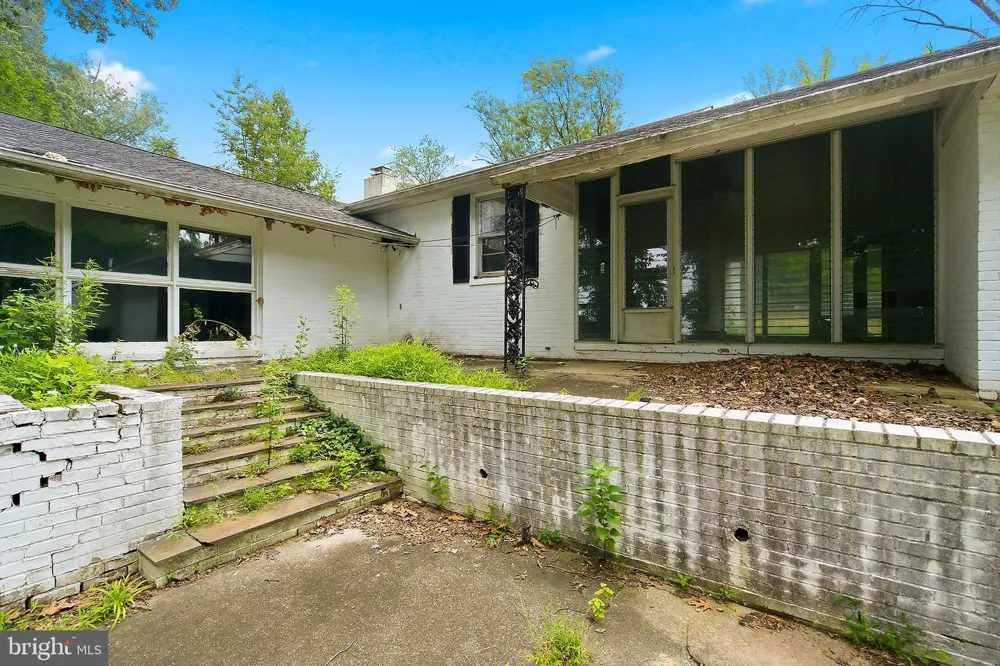 17 BROOKDALE DRIVE Cherry Hill, NJ 08034