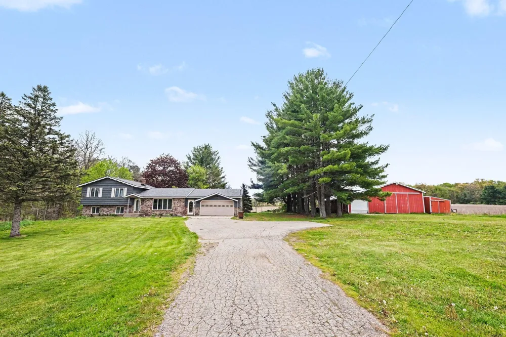 11400 Tefft Avenue NE Rockford, MI 49341