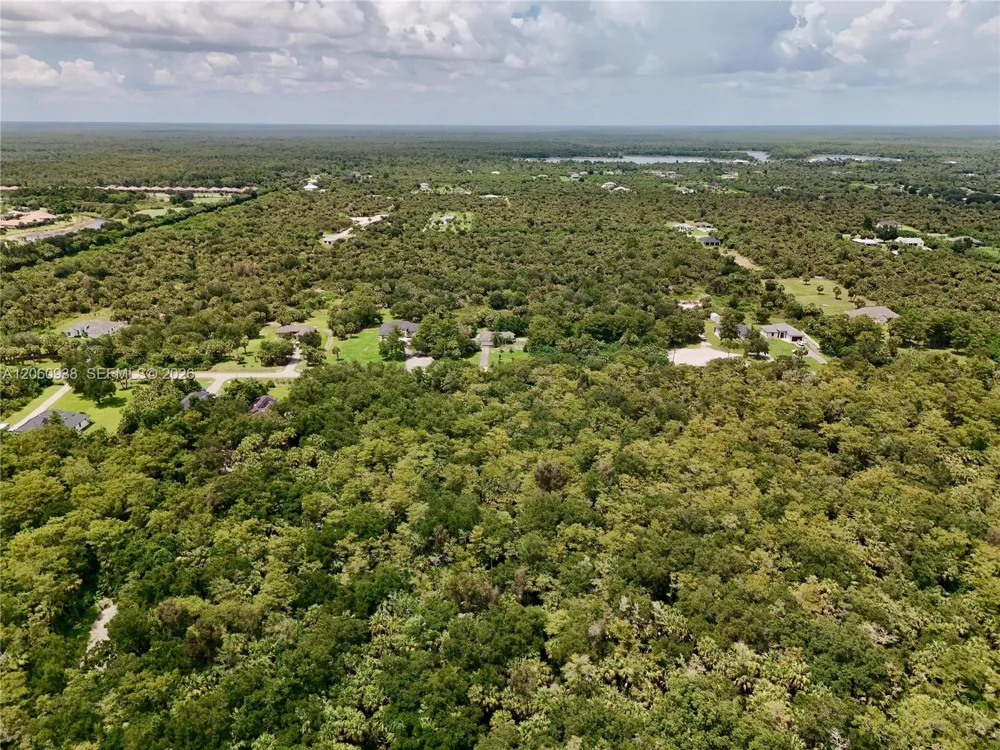 35th Ave NW Naples, FL 34120