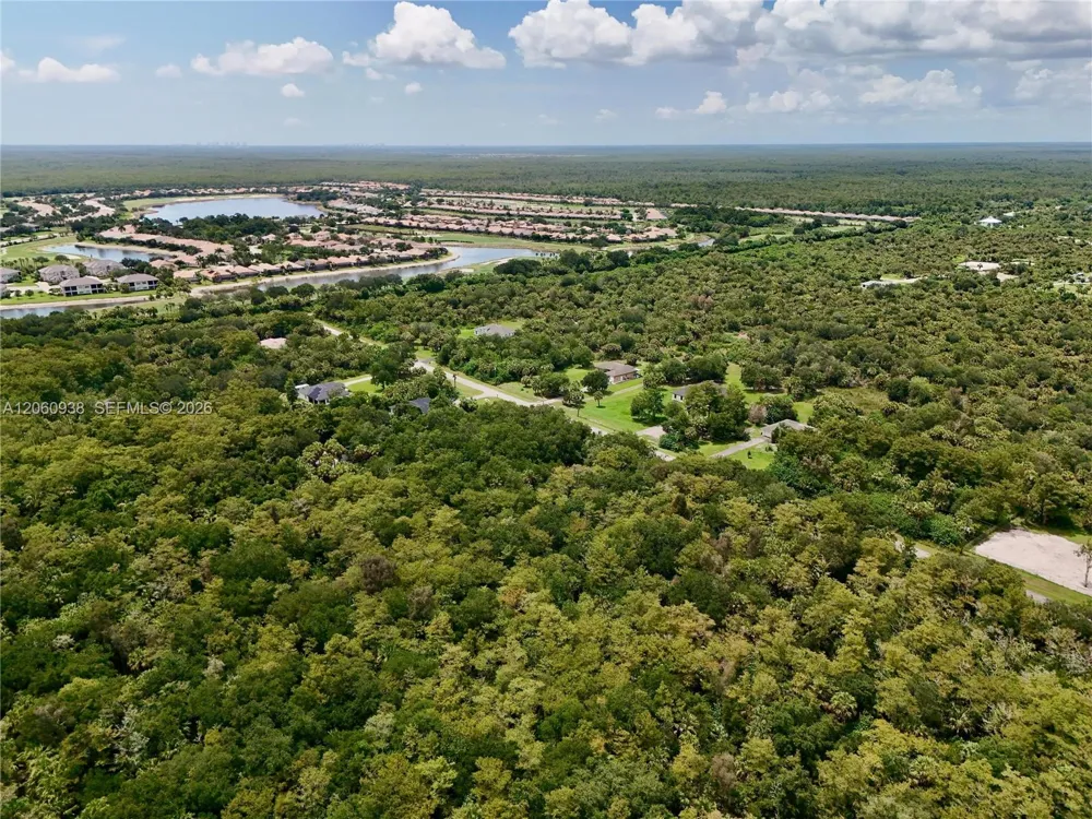 35th Ave NW Naples, FL 34120