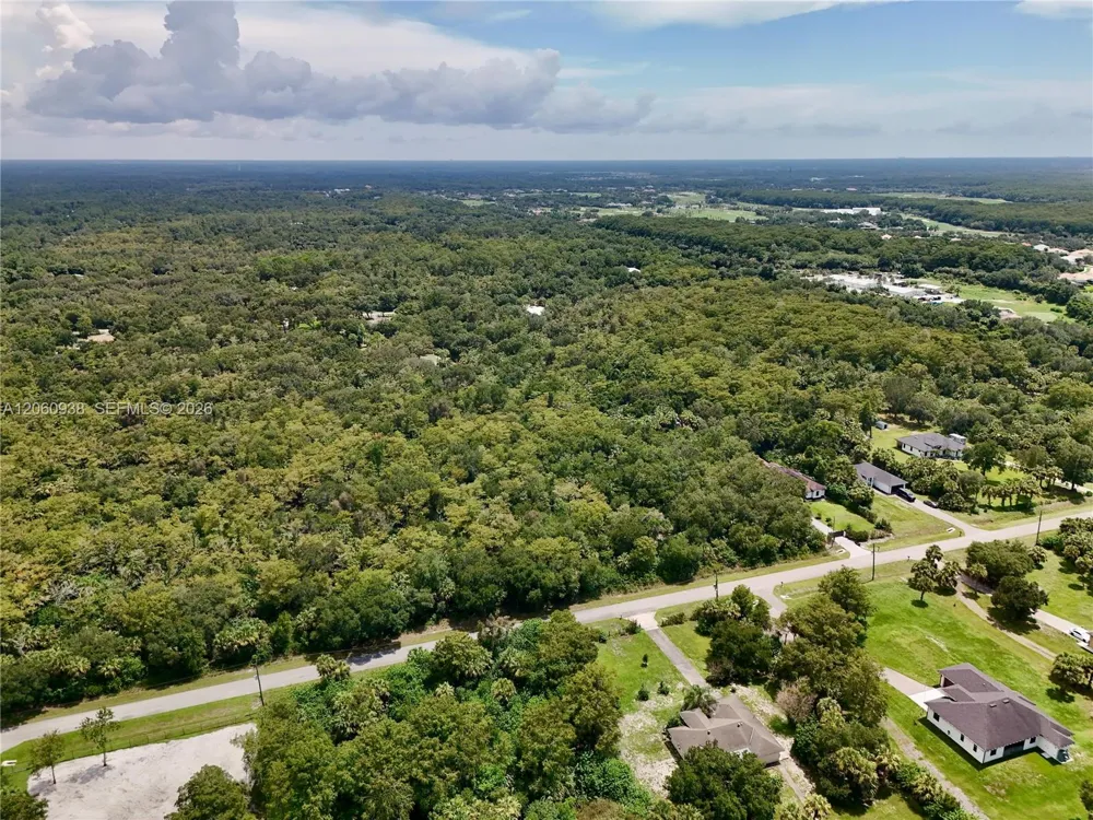 35th Ave NW Naples, FL 34120