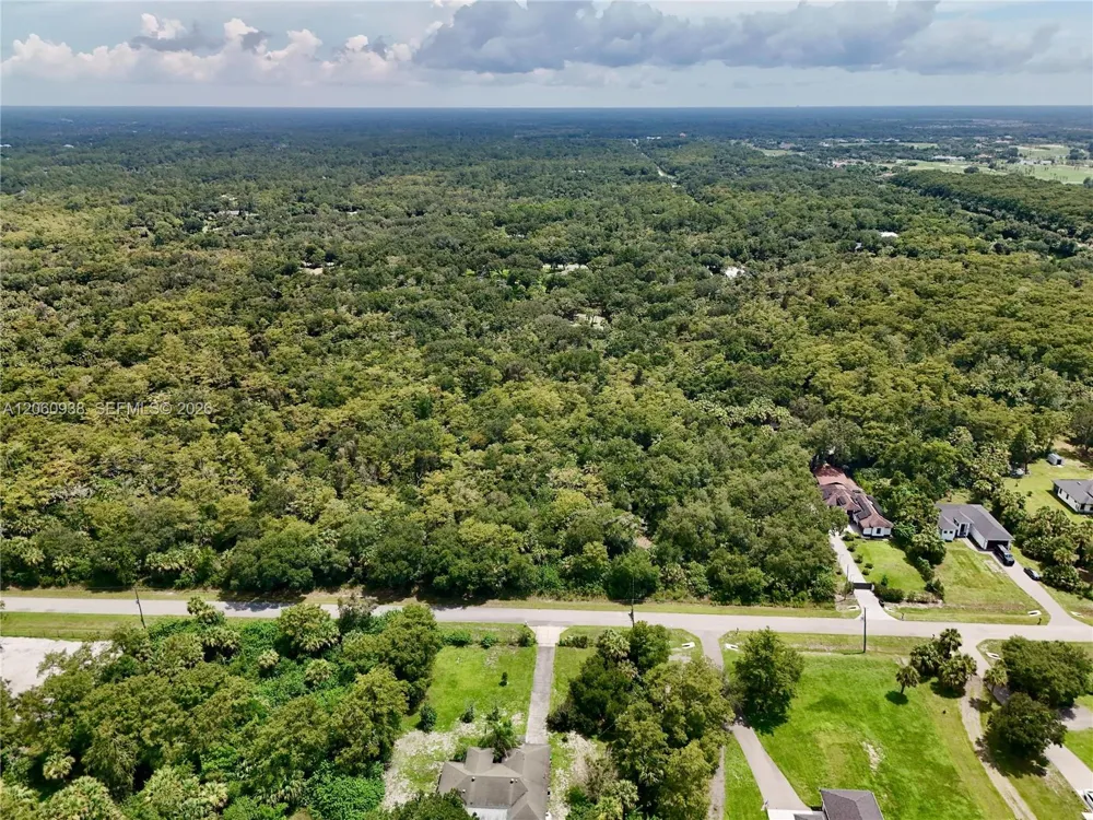 35th Ave NW Naples, FL 34120