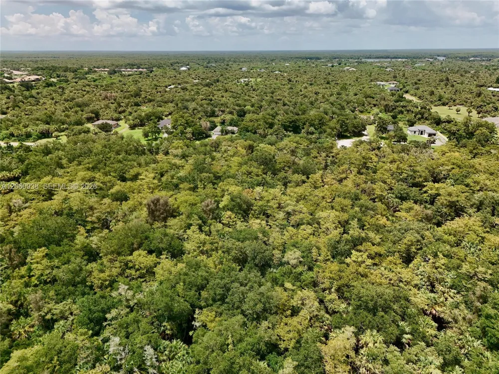 35th Ave NW Naples, FL 34120