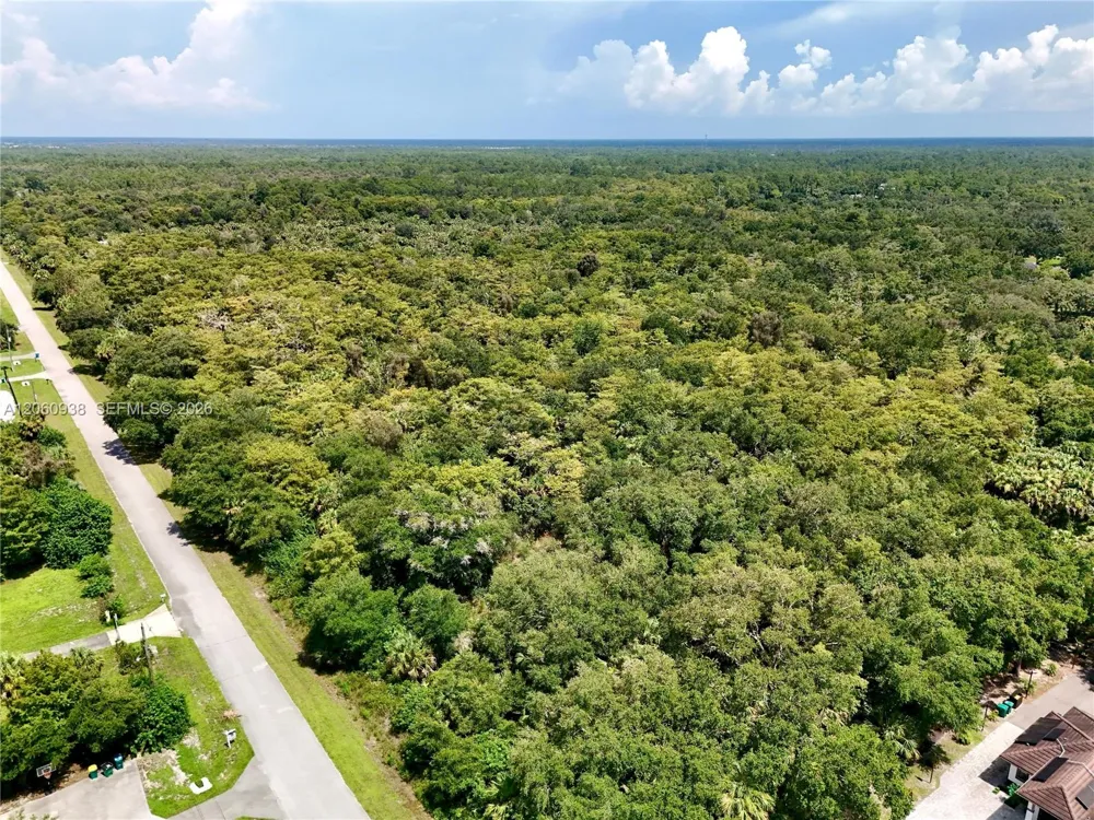 35th Ave NW Naples, FL 34120