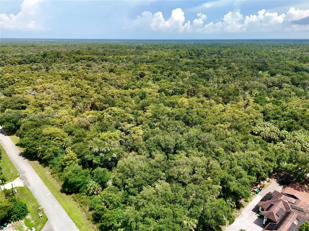 35th Ave NW Naples, FL 34120