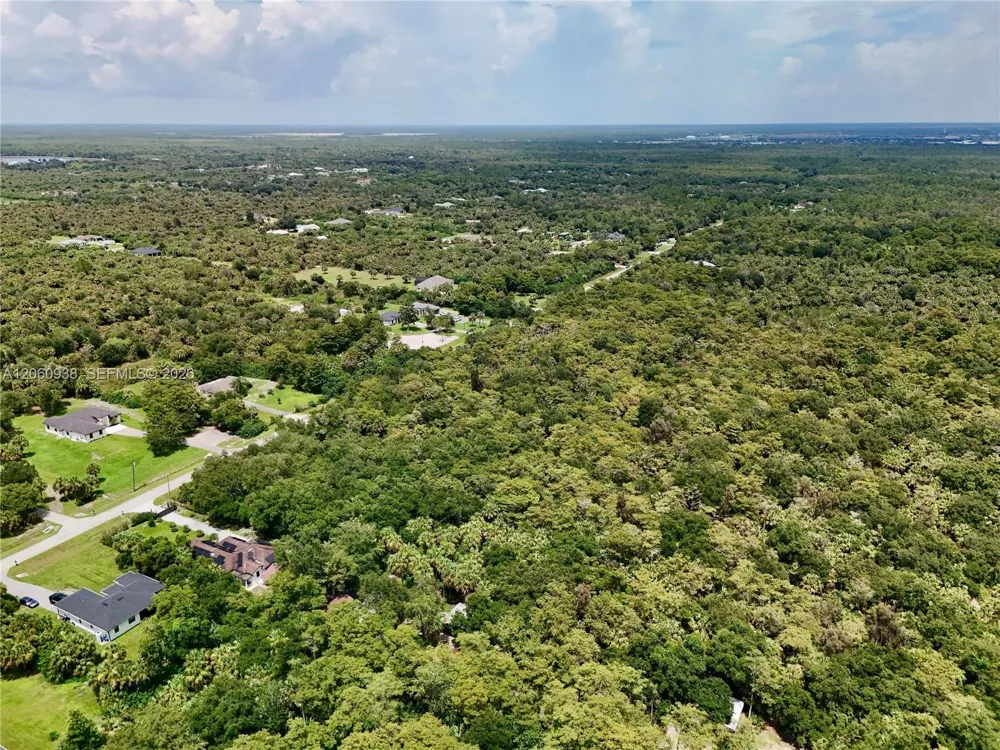 35th Ave NW Naples, FL 34120