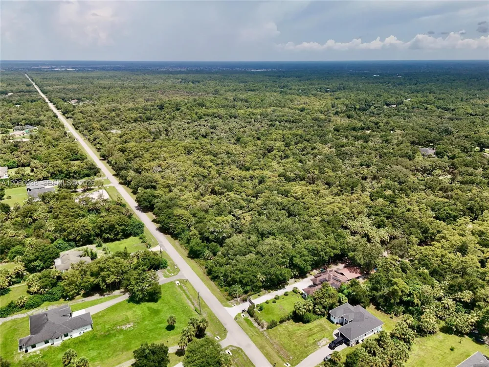35th Ave NW Naples, FL 34120