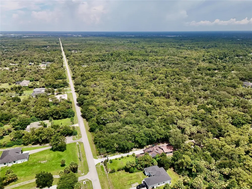 35th Ave NW Naples, FL 34120