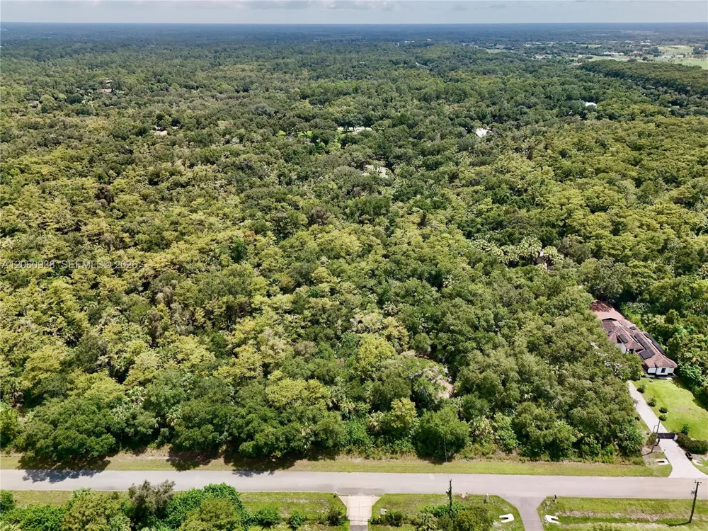 35th Ave NW Naples, FL 34120