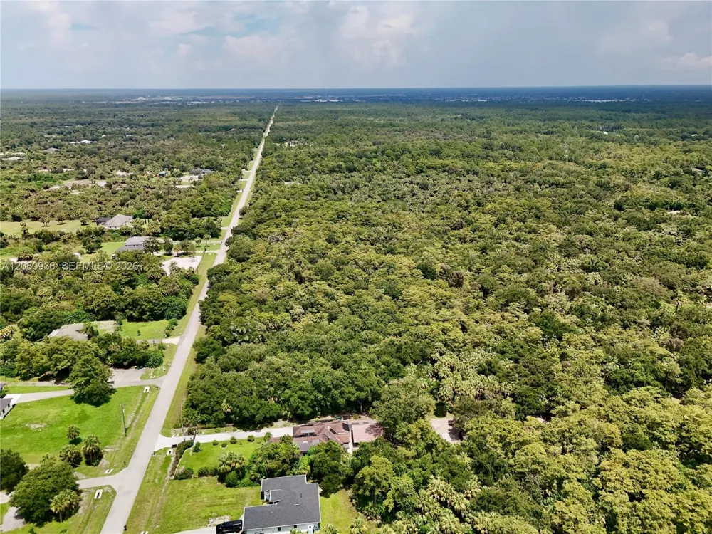 35th Ave NW Naples, FL 34120