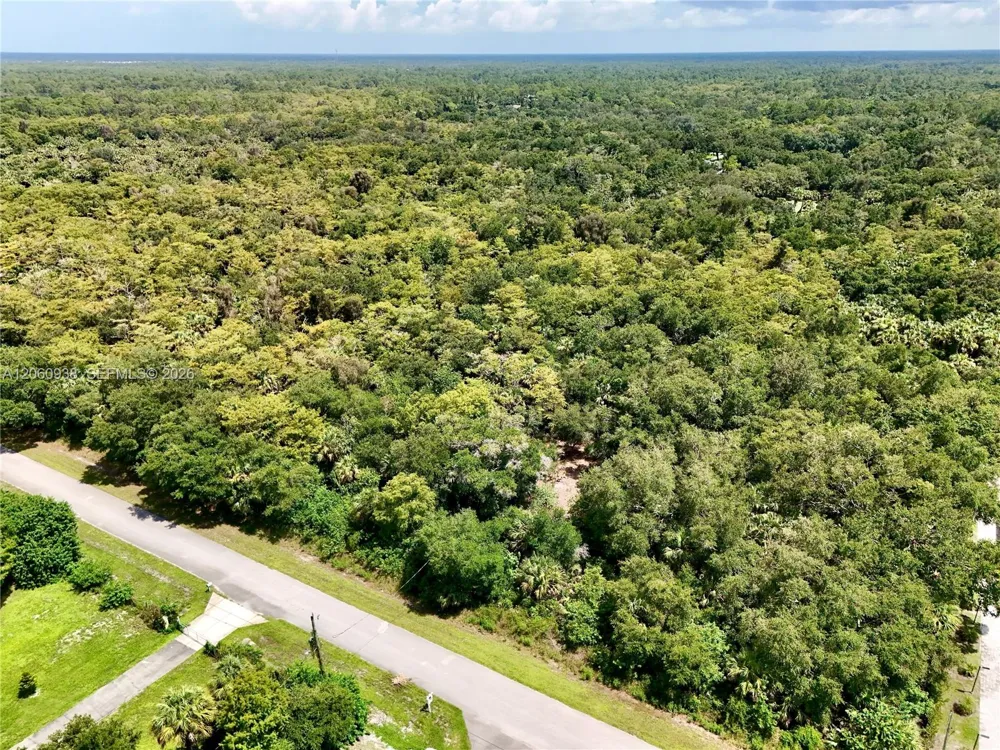 35th Ave NW Naples, FL 34120