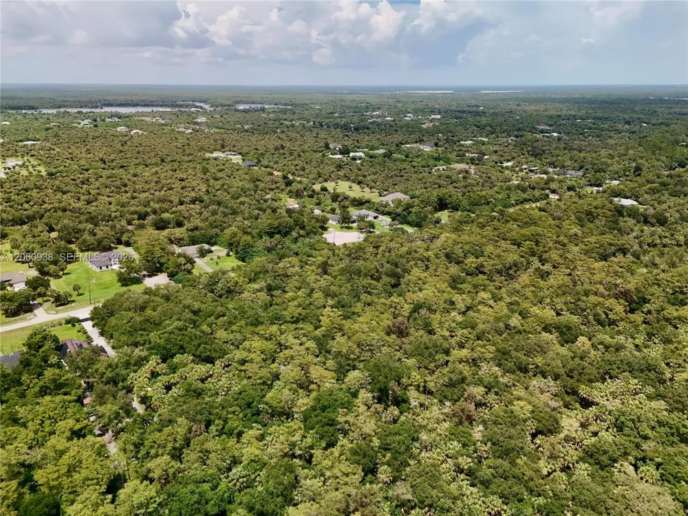 35th Ave NW Naples, FL 34120