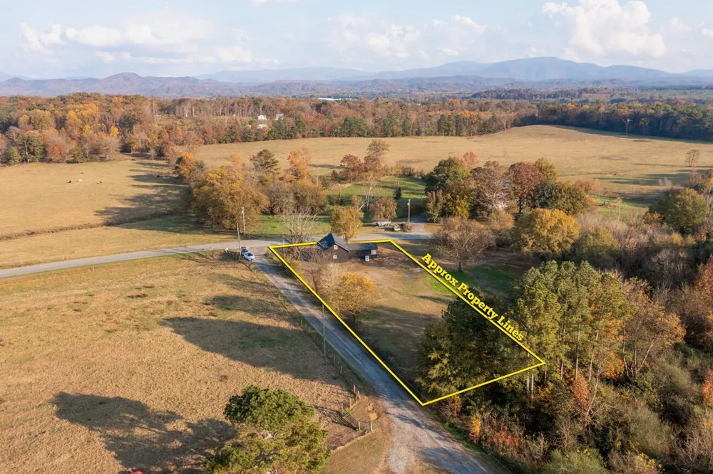 2499 Sugar Creek Road Crandall, GA 30711