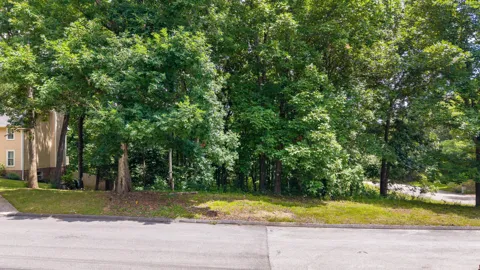 800 Brookhollow Lane