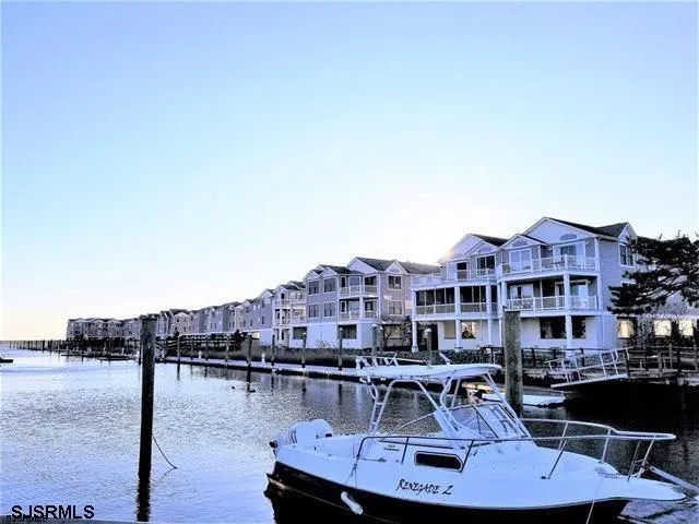 8 Neptune Dr Somers Point, NJ 08244