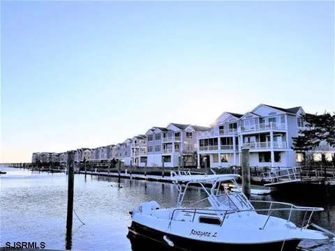 8 Neptune Dr
