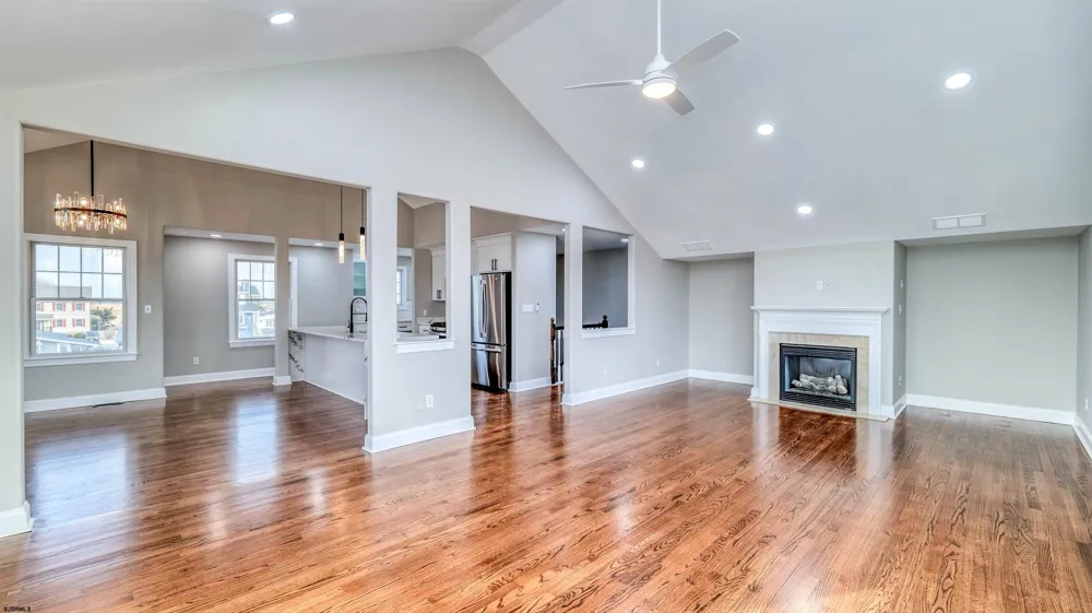 8 Neptune Dr Somers Point, NJ 08244