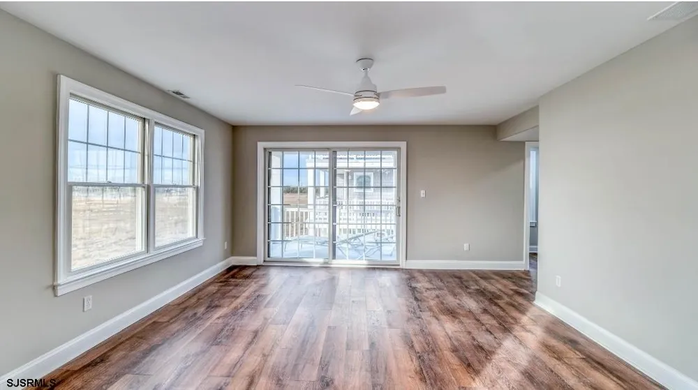 8 Neptune Dr Somers Point, NJ 08244