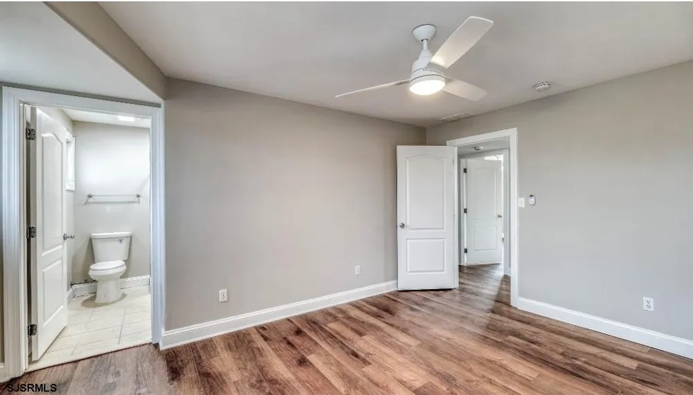 8 Neptune Dr Somers Point, NJ 08244