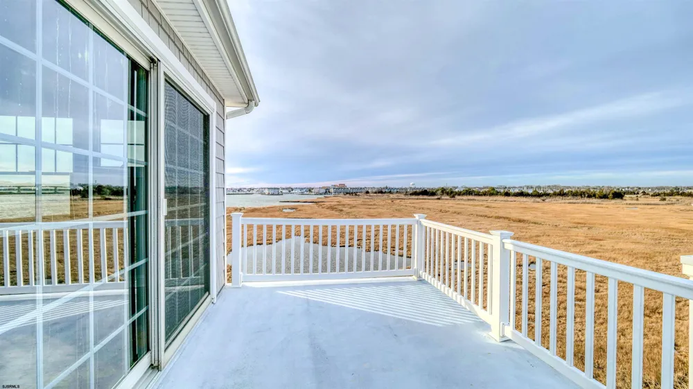 8 Neptune Dr Somers Point, NJ 08244