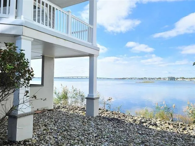 8 Neptune Dr Somers Point, NJ 08244