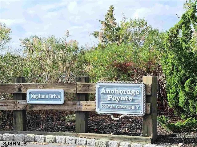 8 Neptune Dr Somers Point, NJ 08244
