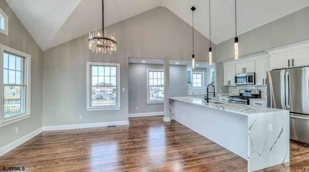 8 Neptune Dr Somers Point, NJ 08244