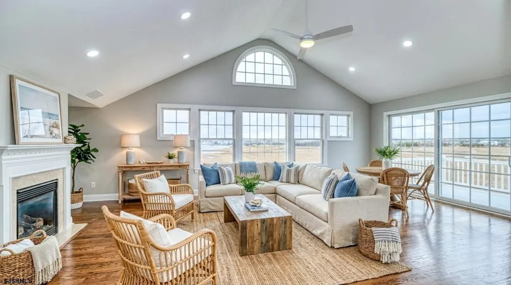 8 Neptune Dr Somers Point, NJ 08244
