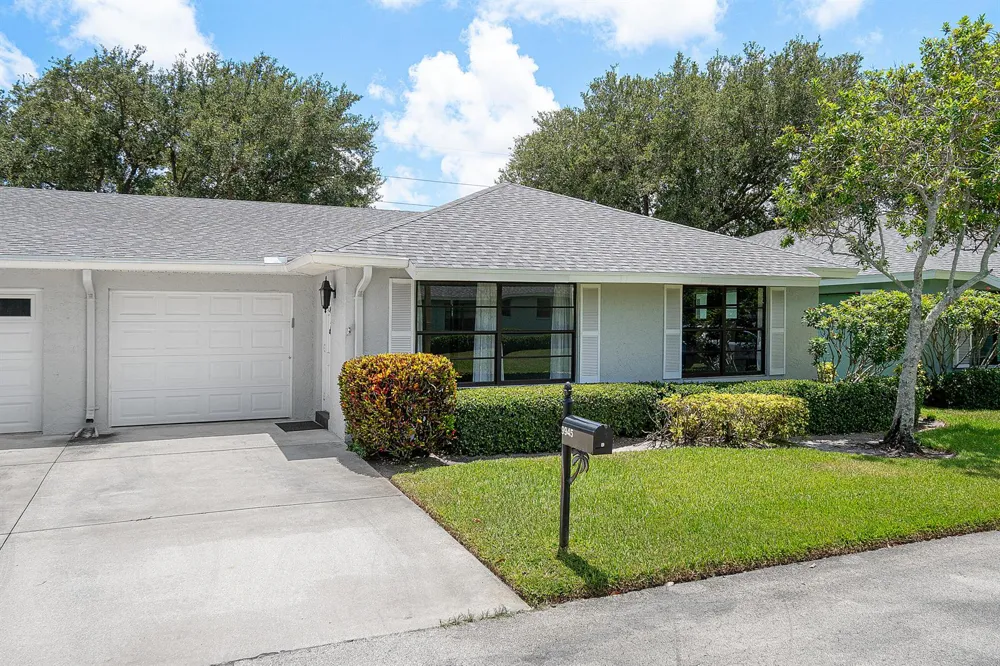 9945 PAPAYA TREE TRAIL #B Boynton Beach, FL 33436