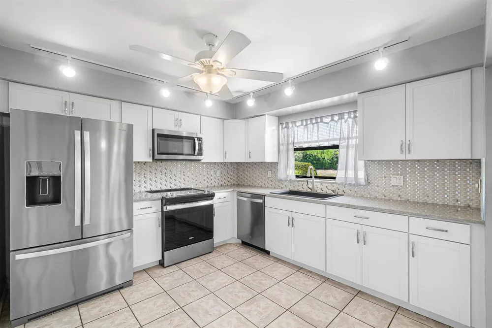 9945 PAPAYA TREE TRAIL #B Boynton Beach, FL 33436