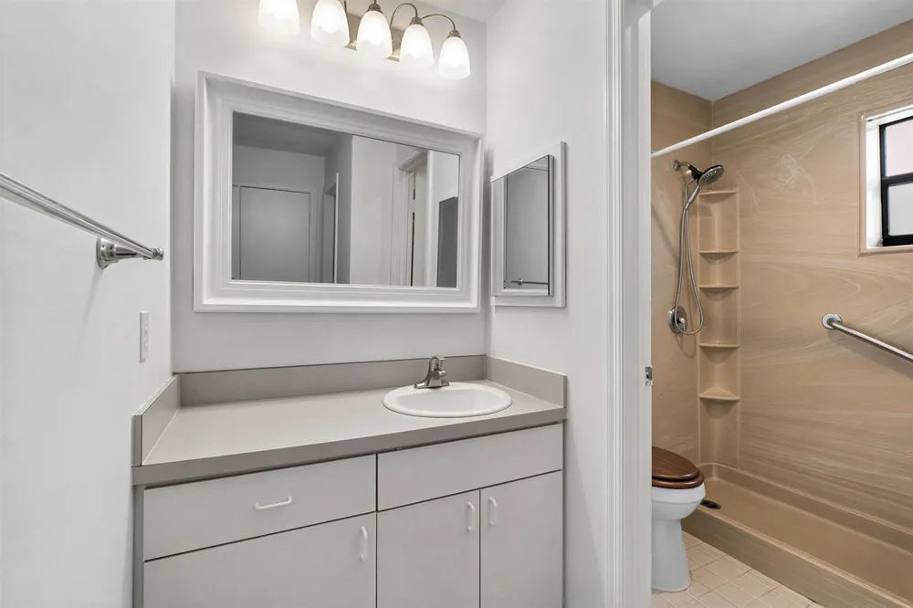 9945 PAPAYA TREE TRAIL #B Boynton Beach, FL 33436