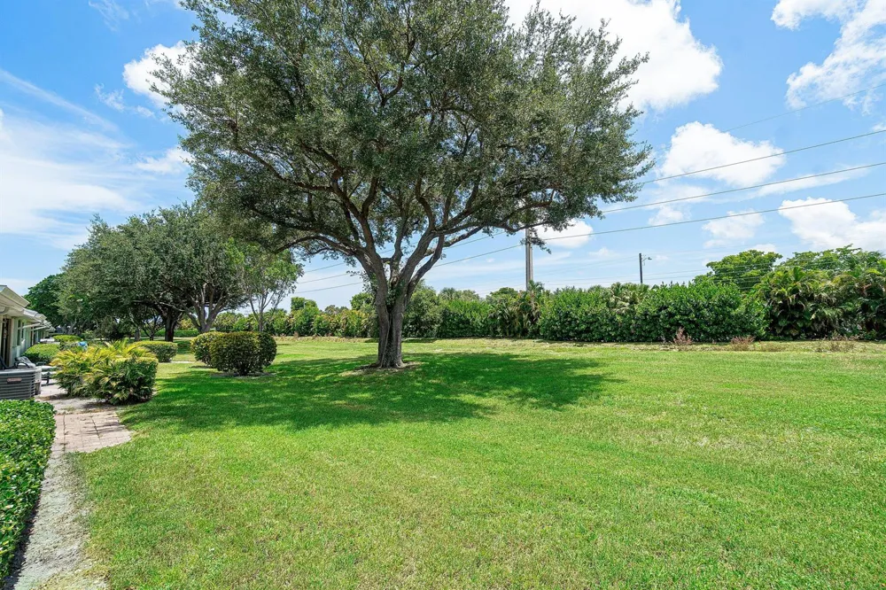 9945 PAPAYA TREE TRAIL #B Boynton Beach, FL 33436