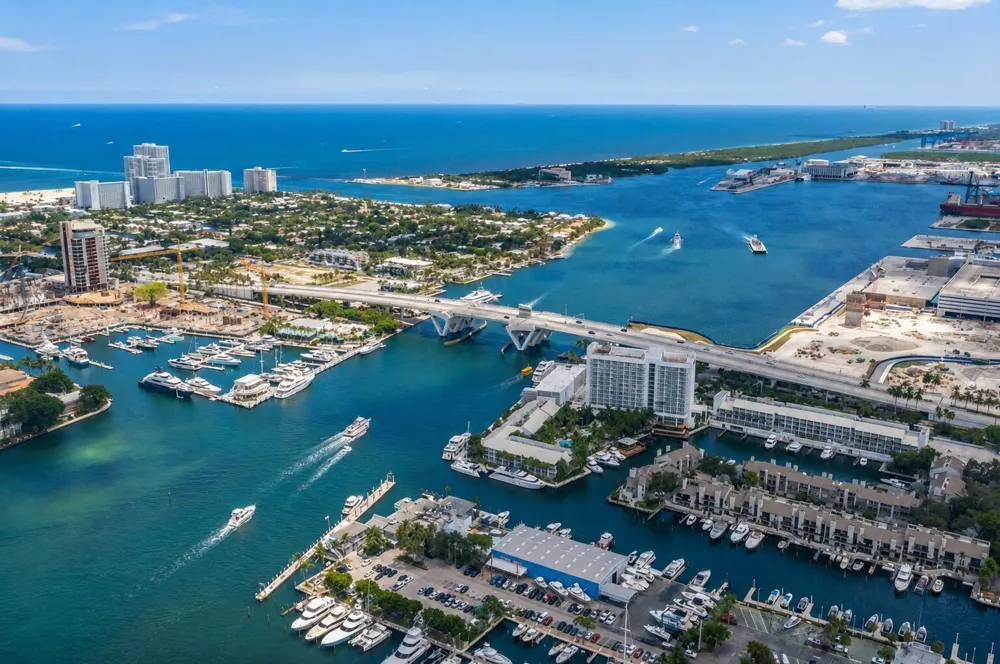 35 PORT SIDE DRIVE #35B Fort Lauderdale, FL 33316