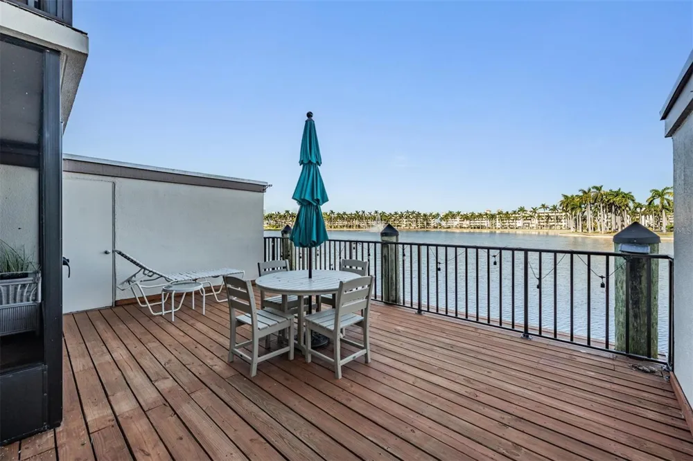 6294 BAHIA DEL MAR CIRCLE #107 St Petersburg, FL 33715