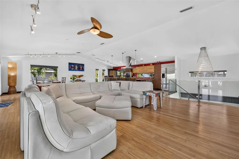 113 7TH STREET E St Petersburg, FL 33715