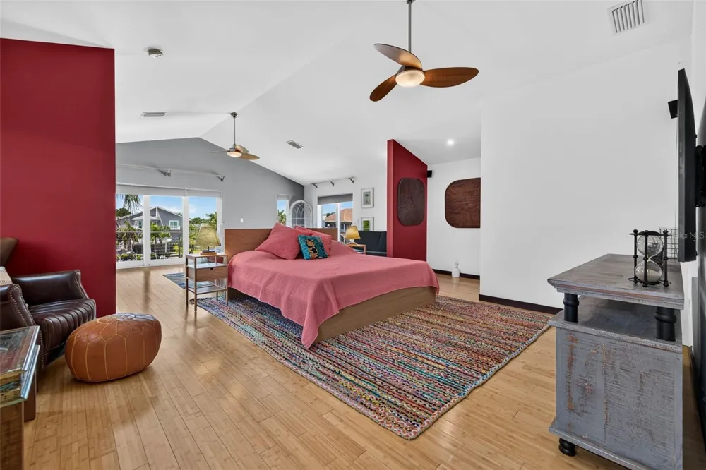 113 7TH STREET E St Petersburg, FL 33715