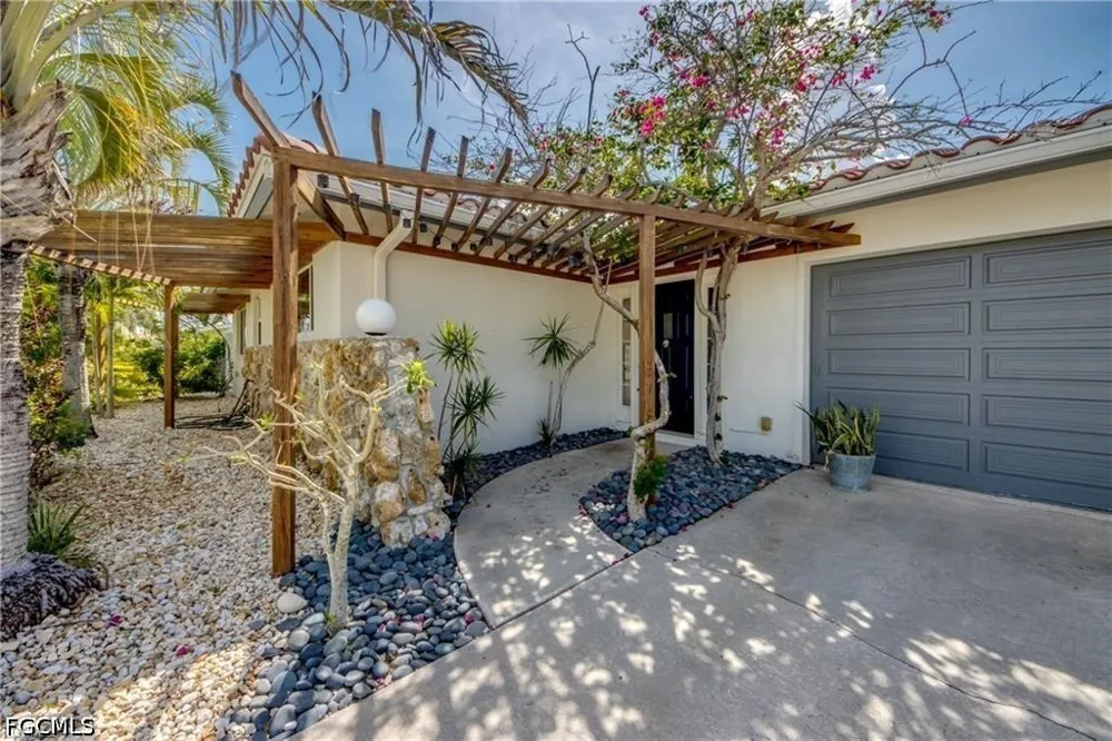 Bruce Street Matlacha, FL 33993