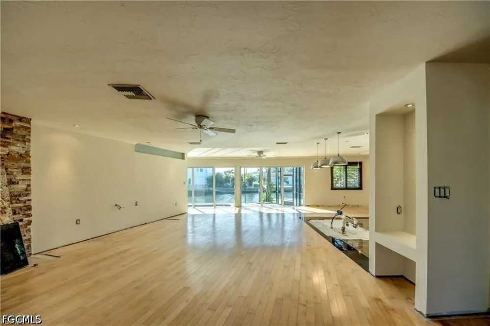 Bruce Street Matlacha, FL 33993