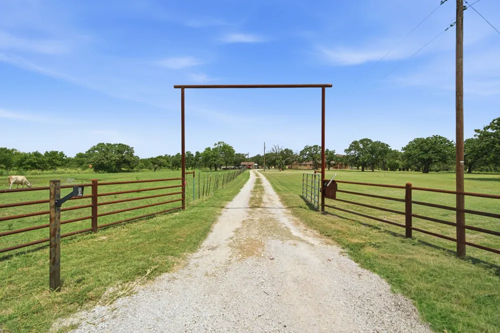 618 Hwy 2731 Rising Star, TX 76471
