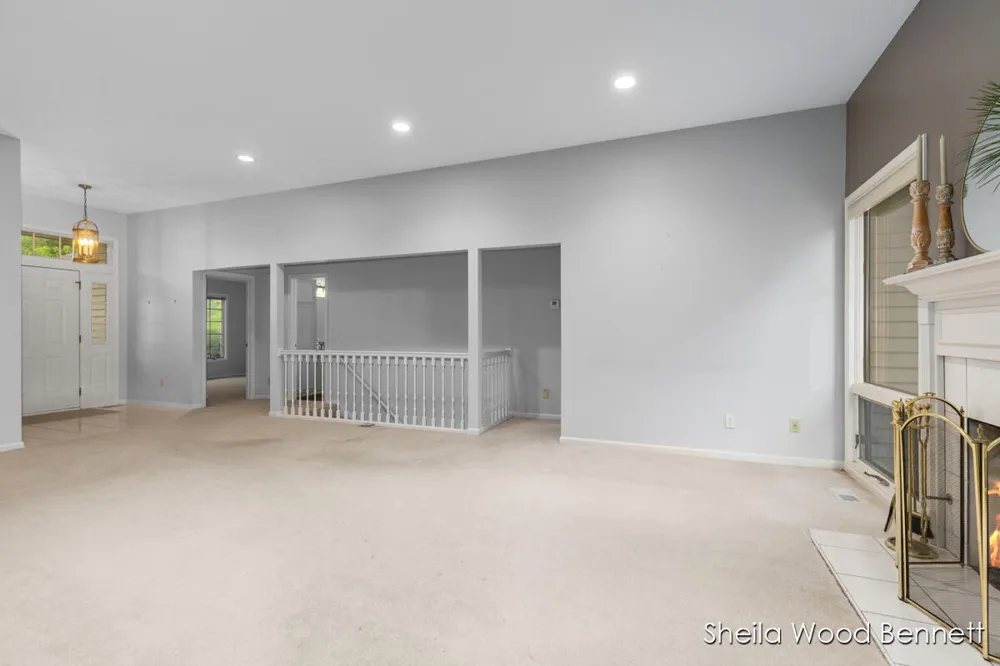 7023 Camelback Drive NE Rockford, MI 49341