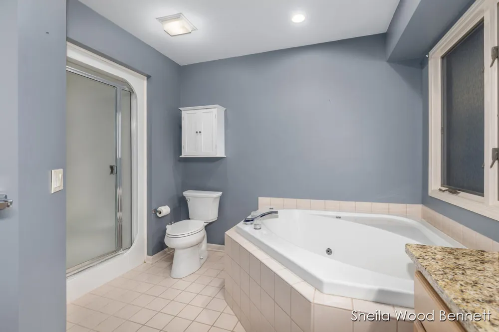 7023 Camelback Drive NE Rockford, MI 49341