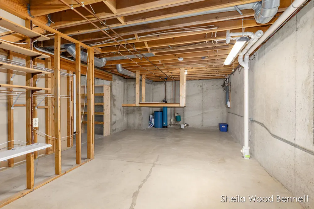 7023 Camelback Drive NE Rockford, MI 49341